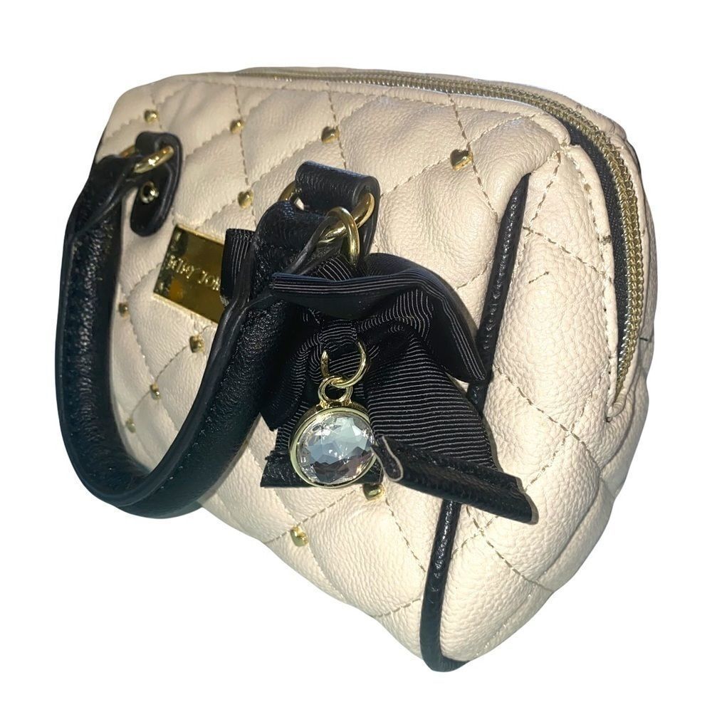 Betsey Johnson - White Quilted Little Purse - Picture 2 of 8